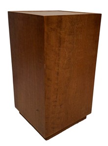 lot 253 image: Vintage Wooden Pedestal Stand