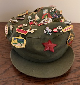 lot 287 image: Vintage Hat Full of Collectable Pins