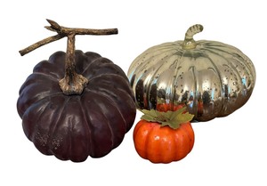 lot 292 image: Three Pumpkin and Gourd Decorative Figurines
