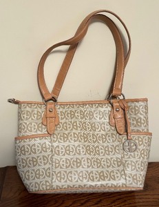 lot 299 image: Giani Bernini Handbag  Purse