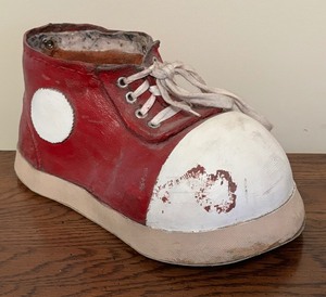 lot 305 image: Handcrafted Giant Vintage Shoe Decorative Figurine  Planter