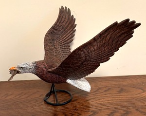 lot 306 image: Majestic Eagle Decorative Figurine