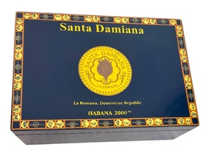 lot 193 image: Humidor Limited Edition Santa Damiana Habana with Accessories