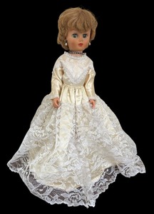 lot 104C image: Lovely Vintage Doll