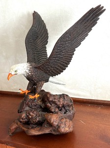 lot 330 image: Eagle Sculpture on Burled Wood Base