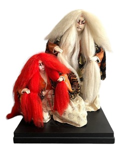 lot 338 image: Japanese Kabuki Dolls