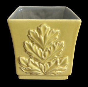lot 348 image: Vintage Redwing Pottery Planter  Red Wing 81404 Planter