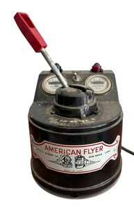 lot 371 image: Vintage American Flyer Power Controller Circuit Breaker