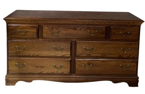 lot 18 image: Vintage Wood Dresser with 7 Drawers