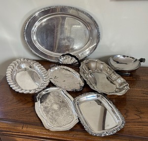lot 113C image: Silver Plated Platters and Bowls