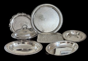 lot 409 image: Vintage Silver Plated Platters and Bowls
