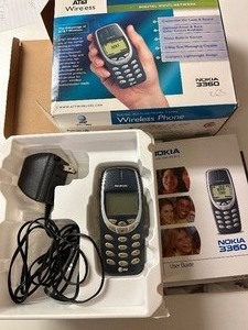 lot 400 image: Nokia 3360 AT&T Blue Color Cell Phone