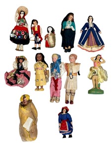 lot 360A image: Collection of Vintage Ethnic Dolls