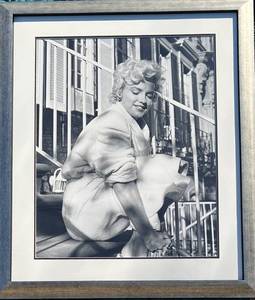 lot 53 image: LARGE Framed Black and White Marilyn Monroe Photograph