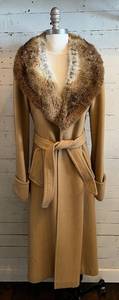 lot 231 image: Womens Beige Wool Blend Coat with Faux Fur Collar