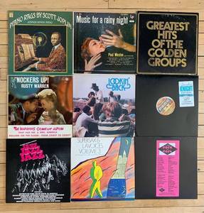 lot 423 image: Collection of 9 Vinyl Records featuring Various Artists including Lookin Back