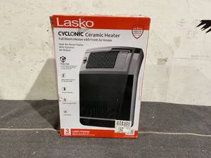 lot 102 image: Lasko 1500W Cyclonic Ceramic Console Electric Space Heater with Timer