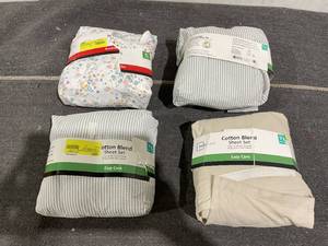 lot 113 image: LOT OF 4 Mainstays Sheet Set TwinTwin XL, Queen Size