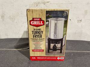 lot 140 image: Expert Grill 30qt Turkey Fryer with Spigot