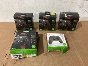 lot 250 image: LOT OF 5 PowerA Xbox Series X Wired Controllers