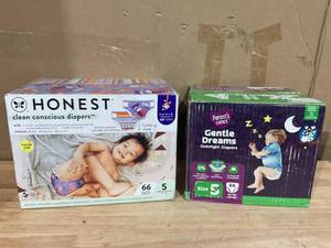 lot 405 image: LOT OF 2 Diapers Size 5