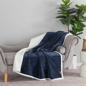 lot 622 image: Berkshire Luxury Cozy Chenille Reversible Throw, 60 x 70