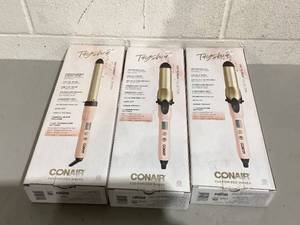 lot 526 image: LOT OF 3 Tayshia by Conair Hair Acessories