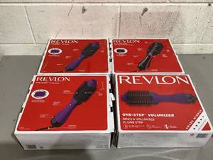 lot 532 image: LOT OF 4 Revlon Hair Acessories