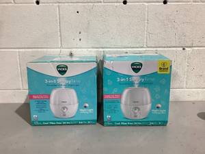 lot 547 image: Vicks 3-in-1 Sleepy Time Humidifier Diffuser Nightlight