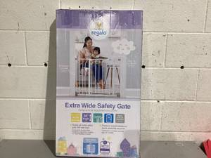 lot 555 image: Regalo Extra Wide Baby Gate, 29.5-38.5 with Walk Through Door, For Ages 6 to 24 Months