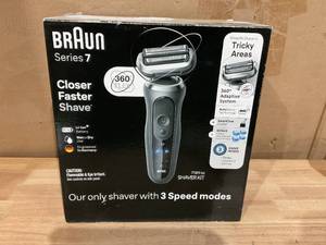 lot 422 image: Braun Series 7 7189cc Electric Razor Shaver Kit for Men