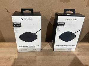 lot 355 image: Mophie 15W Universal Wireless Charge Pad Qi-Compatible Charger for Samsung Galaxy