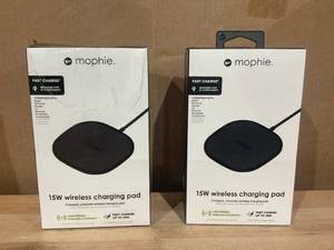 lot 360 image: Mophie 15W Universal Wireless Charge Pad Qi-Compatible Charger for Samsung Galaxy