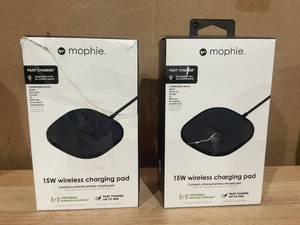 lot 361 image: Mophie 15W Universal Wireless Charge Pad Qi-Compatible Charger for Samsung Galaxy