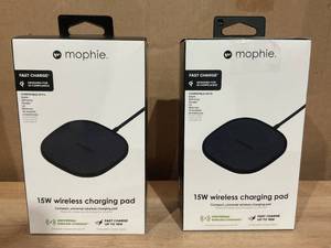 lot 366 image: Mophie 15W Universal Wireless Charge Pad Qi-Compatible Charger for Samsung Galaxy
