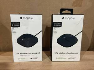 lot 369 image: Mophie 15W Universal Wireless Charge Pad Qi-Compatible Charger for Samsung Galaxy