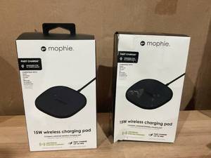 lot 370 image: Mophie 15W Universal Wireless Charge Pad Qi-Compatible Charger for Samsung Galaxy