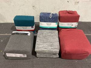 lot 212 image: LOT OF 6 Mainstays Sheet Set Different Sizes