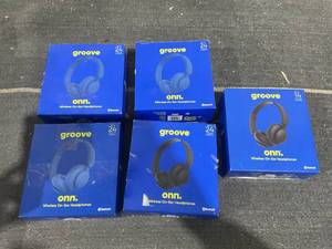 lot 724 image: LOT OF 5 Onn. Bluetooth On-Ear Headphones