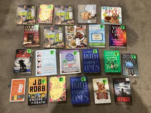 lot 706 image: LOT OF 22 Chapter Books