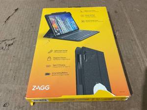 lot 322 image: ZAGG Messenger Folio 2 for Apple 10.9-inch 10th Gen and 2025 A16 iPads