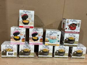 lot 455 image: LOT OF 11 MY MINI Cookware Items
