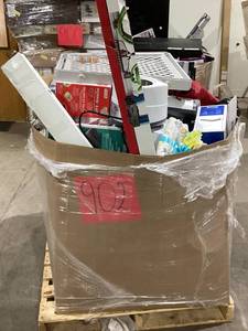 lot 902 image: Wholesale Pallet of Miscellaneous Items