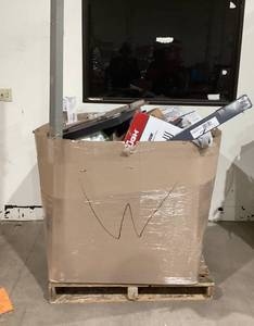 lot 906 image: Wholesale Pallet of Miscellaneous Items