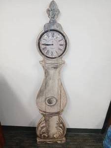 lot 32 image: Standing clock