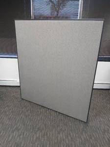 lot 24 image: Hon Office dividers