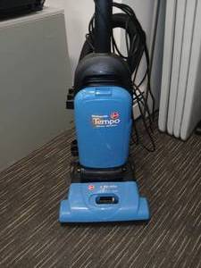 lot 50 image: Hoover vaccum