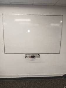 lot 34 image: 6 x 4 whiteboard