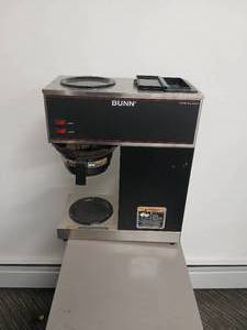 lot 28 image: Bunn 2 pot coffee maker