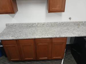 lot 40 image: 8 counter top